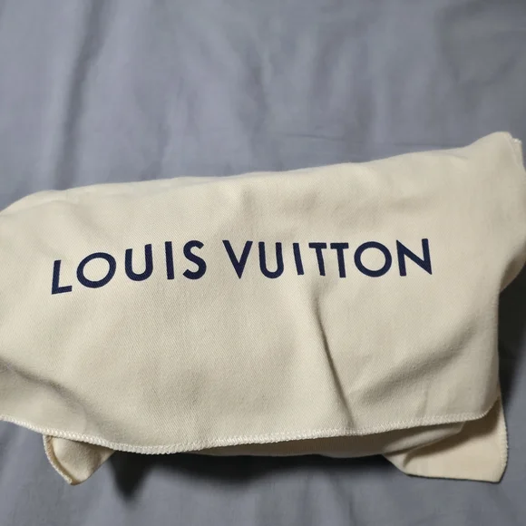 Louis Vuitton x Takashi Murakami Cherry Blossom Nano Bucket w/ Key pouch - Picture 10 of 11